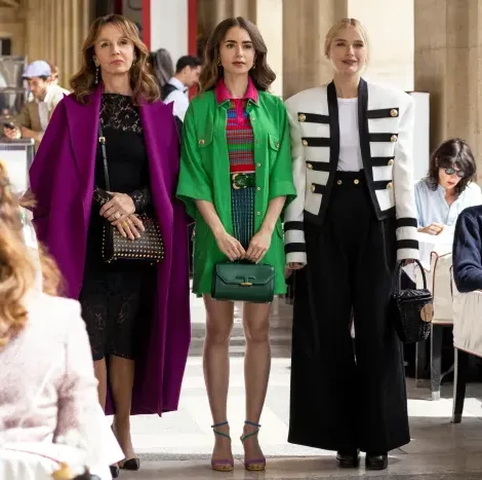 Gaya Lily Collins di Emily in Paris 2