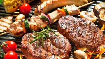 DAGING DENGAN TOMAT CERI YANG DIGRILL AKAN MENGGUGAH SELERA BUN