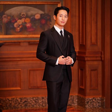 Jung Hae In Pertimbangkan Jadi Penjahat di Film 'Veteran 2'?