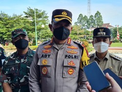 Polisi Perketat Penjagaan di 135 Gereja di Jakbar Jelang Natal