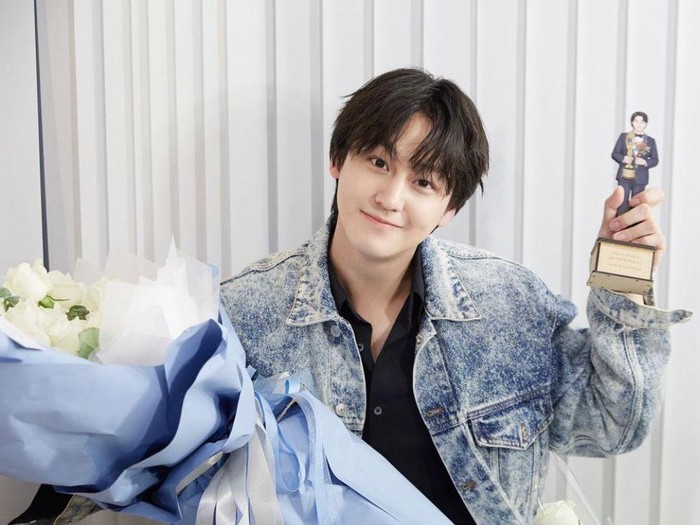 Dalam drama ini, Kim Bum sendiri beradu akting dengan Jo In-sung, Jung Eun-ji dan Song Hye-kyo.