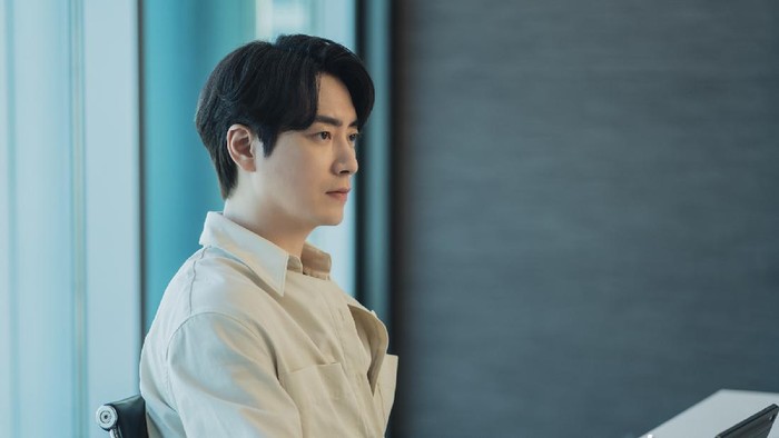 Lee Joon Hyuk, Aktor Tampan di Our Beloved Summer yang Curi Perhatian Meski Hanya Cameo