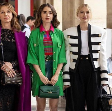 Intip Deretan Kostum Paling Fashionable di Episode Pertama  'Emily in Paris' Season 2!