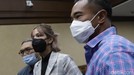 Nia Ramadhani dan Ardi Bakrie usai dituntut 12 bulan rehabilitasi (Foto: Zunita/detikcom) Nia Ramadhani dan Ardi Bakrie usai dituntut 12 bulan rehabilitasi (Foto: Zunita/detikcom)