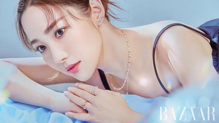 Artis Korea Perempuan dengan Wajah 'Mahal' yang Jadi Brand Ambassador Berbagai Perhiasan Mewah! Artis Korea Perempuan dengan Wajah 'Mahal' yang Jadi Brand Ambassador Berbagai Perhiasan Mewah!