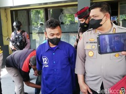 Ini Tampang Pemotor yang Viral Pukul Sopir Feeder BST Solo