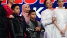 Para peserta, juri serta host Indonesia Mencari Bakat dapat kejutan didatangi sang ibunda di Hari Ibu. Yuk intip momennya!
