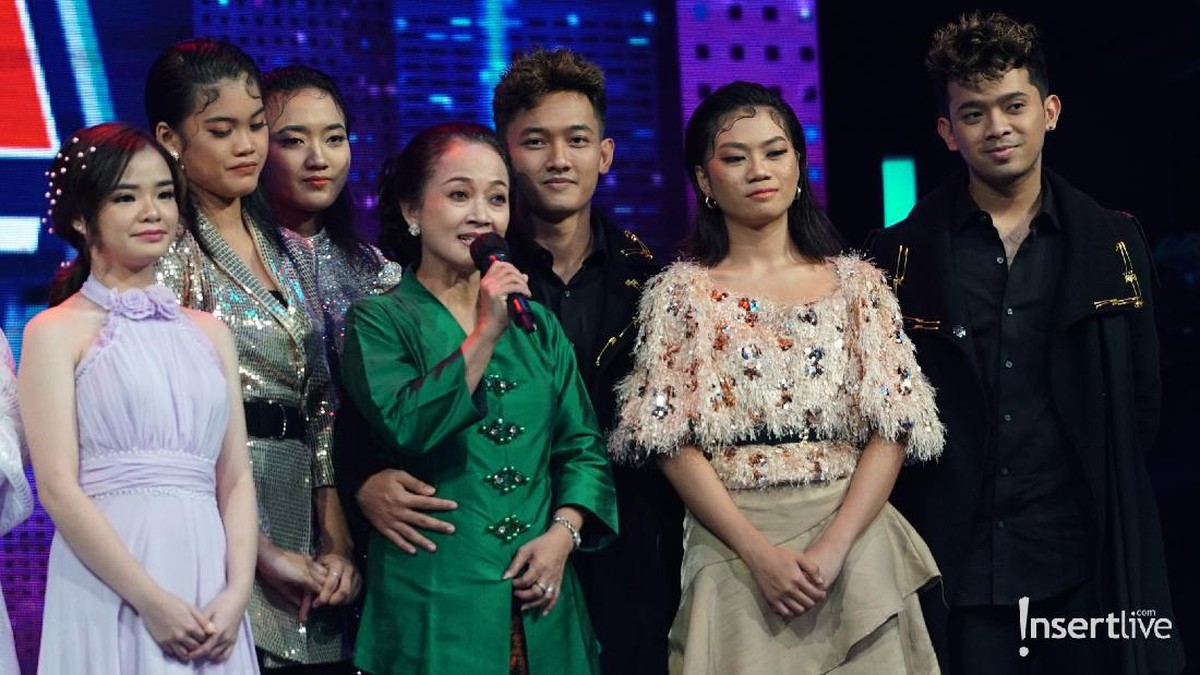 Para peserta&comma; juri serta host Indonesia Mencari Bakat dapat kejutan didatangi sang ibunda di Hari Ibu&period; Yuk intip momennya&excl;
