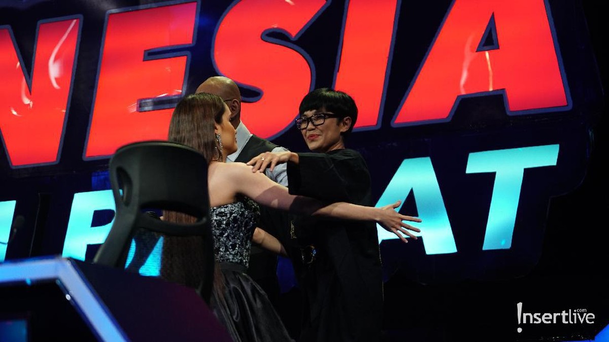Para peserta&comma; juri serta host Indonesia Mencari Bakat dapat kejutan didatangi sang ibunda di Hari Ibu&period; Yuk intip momennya&excl;