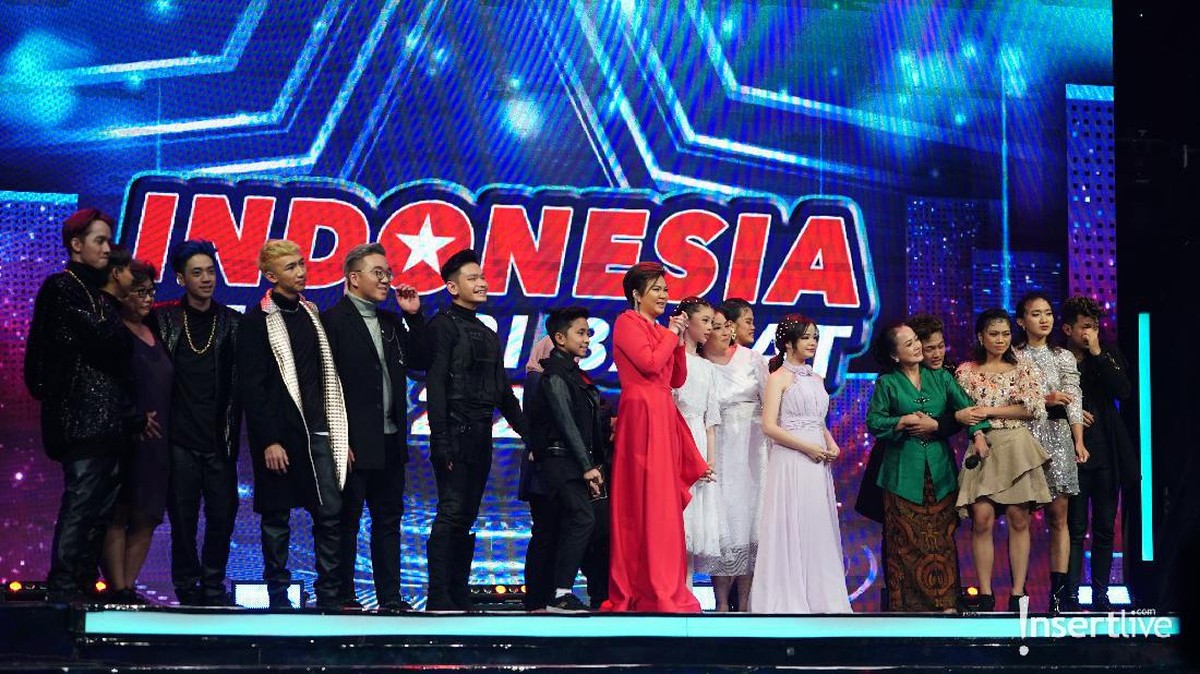 Para peserta&comma; juri serta host Indonesia Mencari Bakat dapat kejutan didatangi sang ibunda di Hari Ibu&period; Yuk intip momennya&excl;