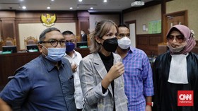 Hakim Tolak Nia Ramadhani Sampaikan Pembelaan: Belum Saatnya