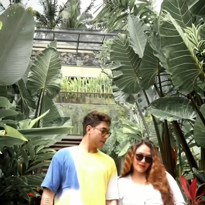 <p>Untuk itu, ia dan sang suami yakni Krisjiana Baharudin, lakukan Baby Moon ke Bali. (Foto: Instagram @sitibadriahh)</p>