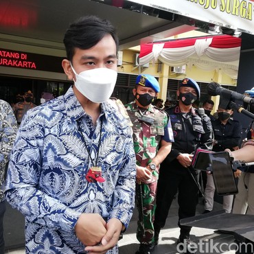 Emak-emak Hina dan Ludahi Iriana Jokowi, Gibran Respons Begini