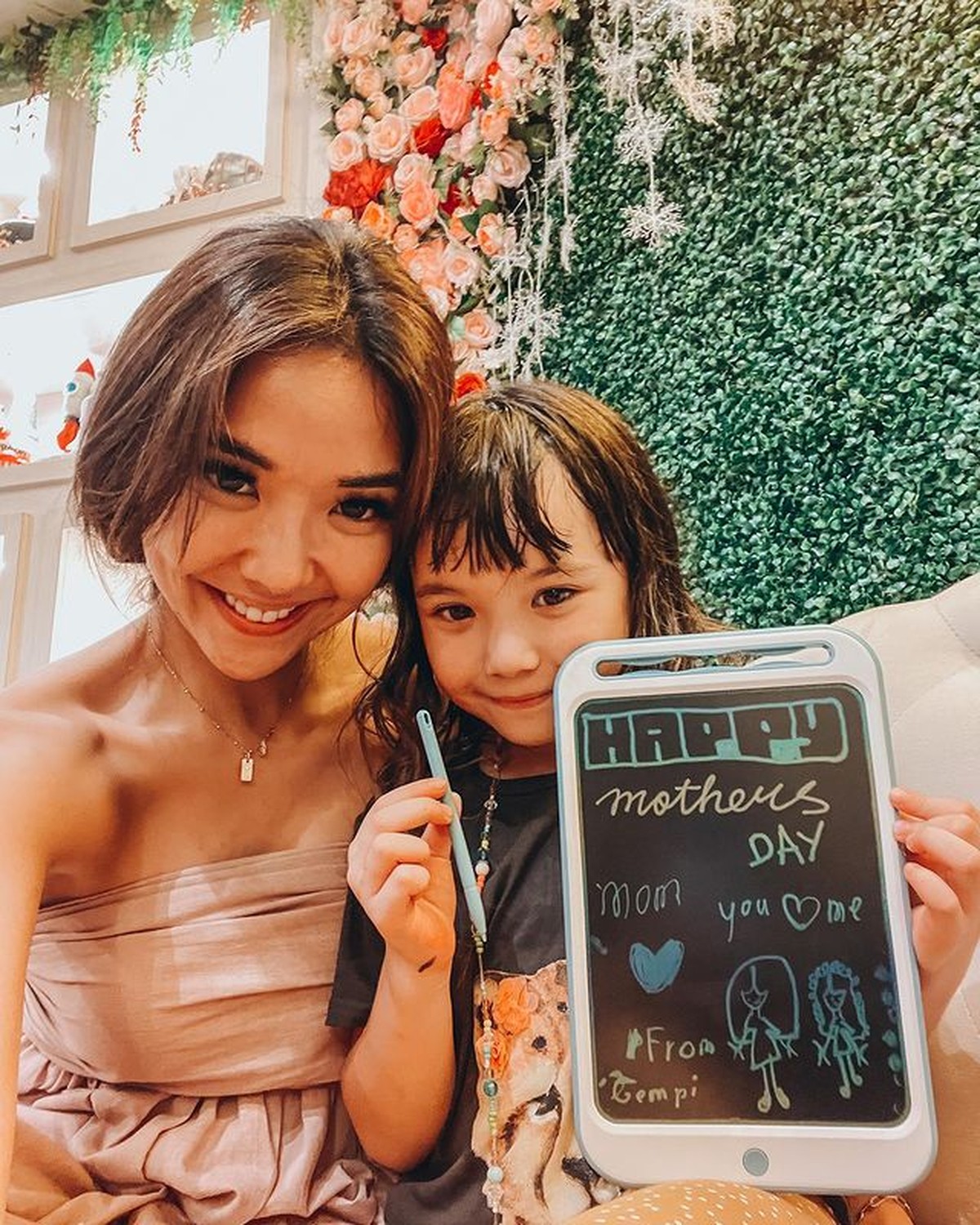 Penampilan terbaru Gisel Anastasia dengan tubuh kurus usai putus dari Wijin jadi sorotan&period; Yuk kita intip&excl;