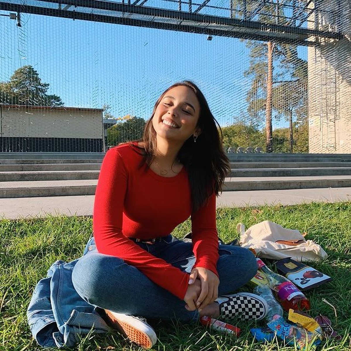 Sejak kepergian Laura Anna&comma; Greta Irene sang kakak melanjutkan perjuangan mendiang tuntut keadilan&period; Yuk intip potretnya&excl;