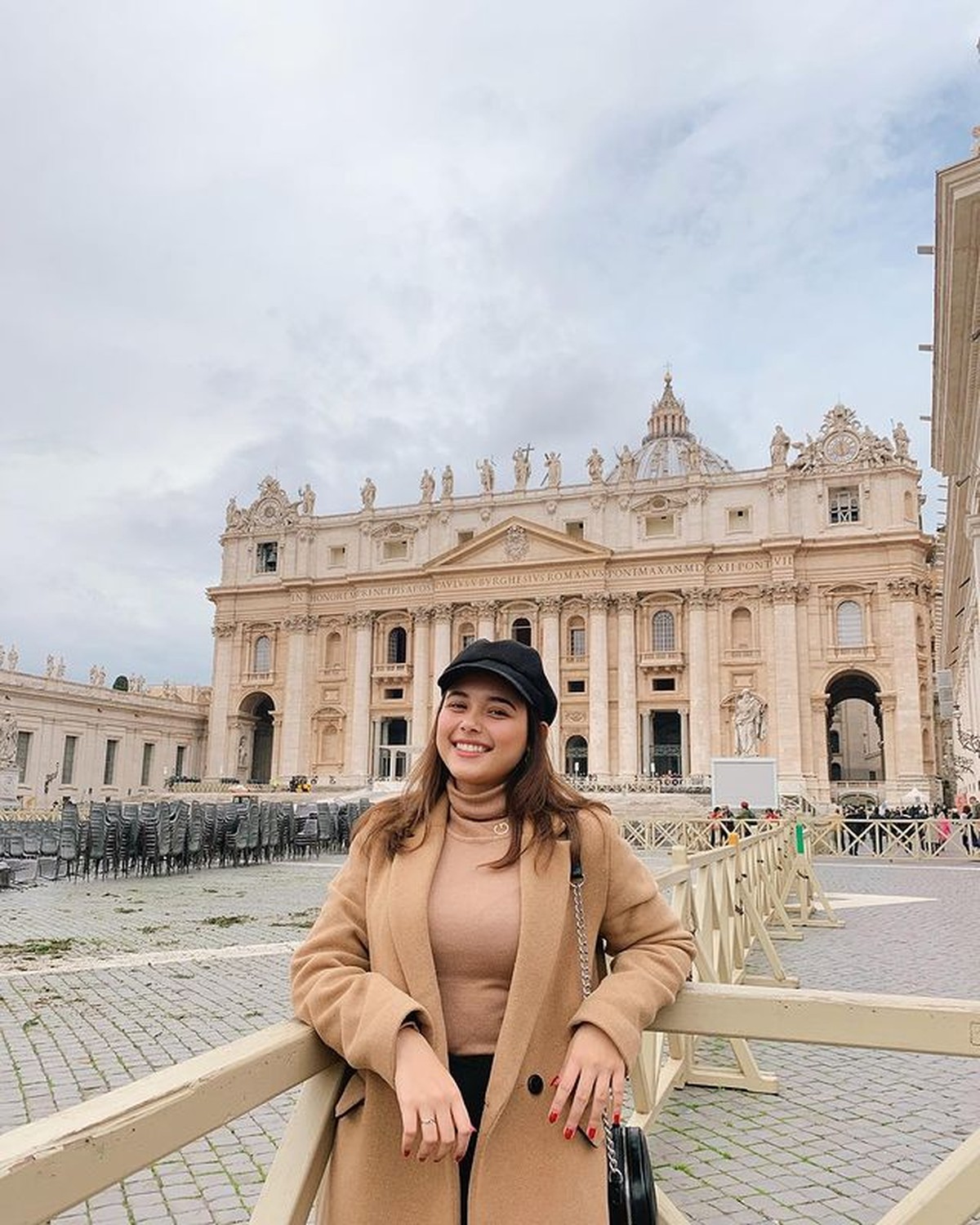 Sejak kepergian Laura Anna&comma; Greta Irene sang kakak melanjutkan perjuangan mendiang tuntut keadilan&period; Yuk intip potretnya&excl;