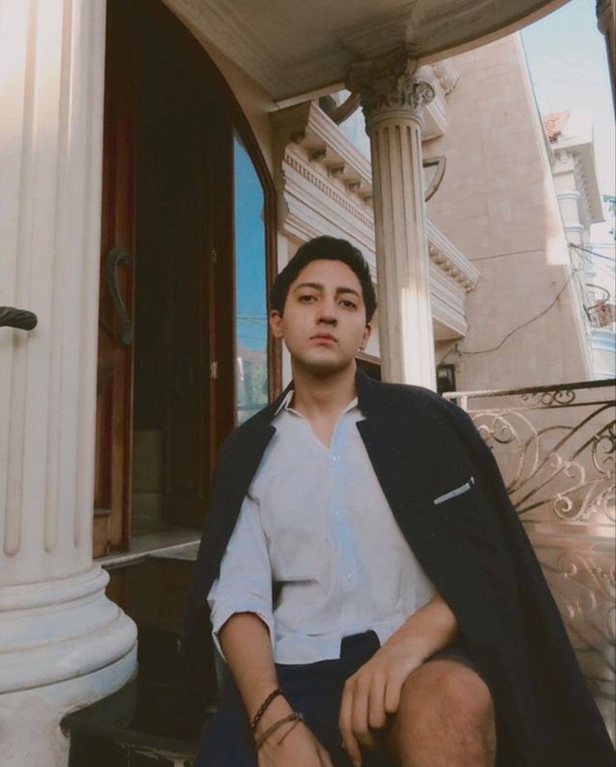 Nama selebgram Aaron Ashab tengah jadi perbincangan usai mengungkap fakta jadi korban kekerasan sang kakak&period; Yuk intip&excl;