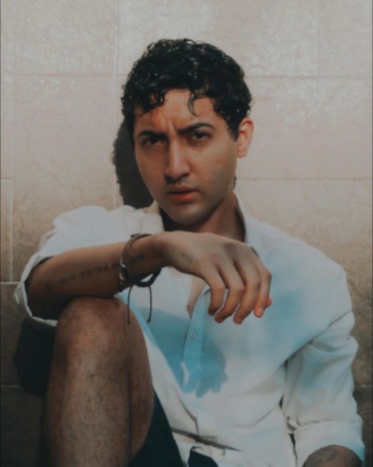 Nama selebgram Aaron Ashab tengah jadi perbincangan usai mengungkap fakta jadi korban kekerasan sang kakak&period; Yuk intip&excl;