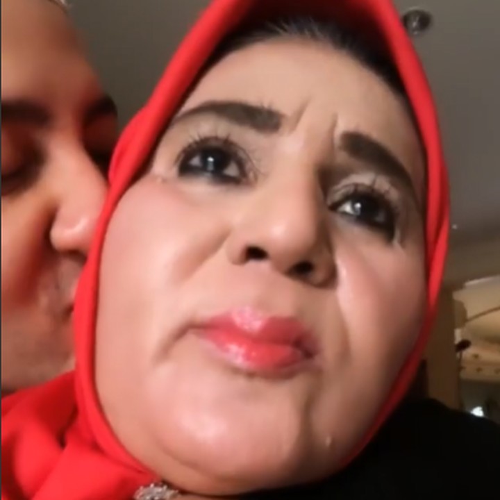 <p>Terlepas dari sikap buruk sang kakak, bungsu dari empat bersaudara ini nyatanya amat dekat dengan sang ibunda, yakni Secha Hanny. (Foto: Instagram @aaronashab)</p>
