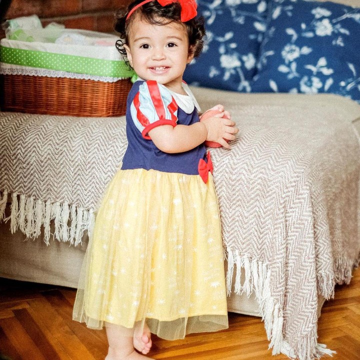<p>Putri mereka yang diberi nama Cara Rose Kanaya Nainggolan, lahir setelah penantian yang cukup panjang.  (Foto: Instagram @riantic)</p>