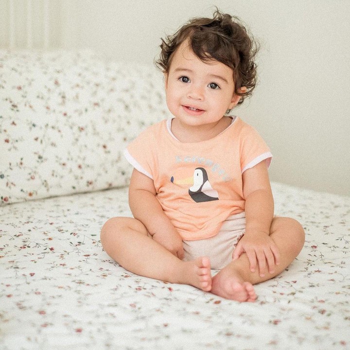 <p>Baby Cara Rose kini tumbuh menjadi bayi yang sehat, aktif, dan ceria, lho. (Foto: Instagram @riantic)</p>