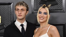 Dua Lipa dan Anwar Hadid Dilaporkan Putus Usai 2 Tahun Pacaran