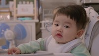 7 Potret Menggemaskan Anak YouTuber TaraWoni, Dibilang Ganteng Mirip Aktor Korea