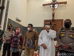 Bupati Sugiri Datangi Gereja di Malam Natal untuk Pastikan Pengamanan