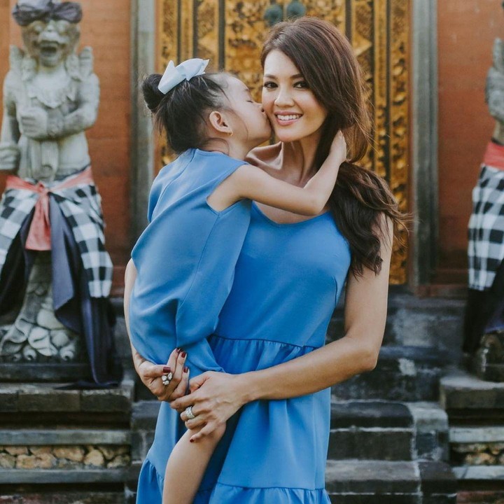 <p>Chef 41 tahun itu memang beberapa kali mengunggah foto bersama anaknya, terutama dengan si bungsu Amaira. Namun, foto yang terbaru ini ia unggah secara istimewa di Hari Ibu, 22 Desember. (Foto: Instagram @farahquinnofficial)</p>