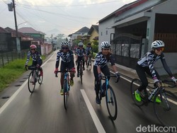 8 Pesepeda Gowes Magelang-Bali untuk Promosikan Kuliner dan Wisata