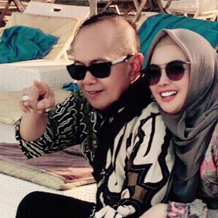 <p>Syarief Hasan menikahi Ingrid Kansil pada 26 Juni 1999. Kala itu, Ingrid Kansil masih berusia 24 tahun. Meski terpaut beda usia cukup jauh, pasangan ini tetap terlihat mesra dan harmonis, lho. (Foto: Instagram @ingrid_kansil)</p>