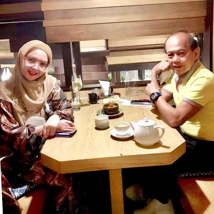 <p>Tak terasa, sudah lebih dari dua dekade Ingrid Kansil dan Syarief Hasan menikah. Usia pernikahan mereka kini sudah mencapai 22 tahun, Bunda. (Foto: Instagram @ingrid_kansil)</p>