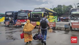Penumpang di Kampung Rambutan Naik, Pelabuhan Merak Sepi H-1 Natal