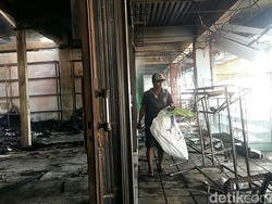 Kepala Pasar Kroya: Api Baru Dijinakkan Jam 04.00 WIB