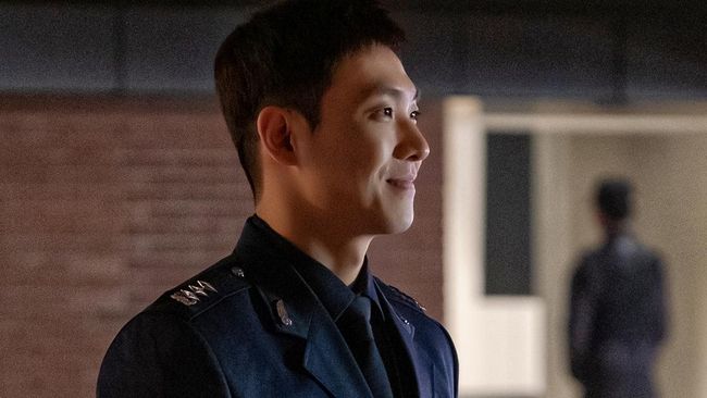 Lee Joon mengaku bersenang-senang di lokasi syuting drama The Silent Sea yang disebut mirip seperti di film Bollywood.