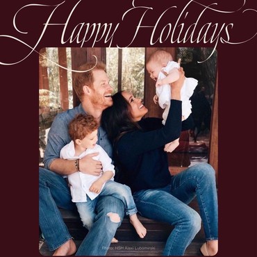 Ada Lilibet Diana di Foto Natal Meghan Markle dan Pangeran Harry