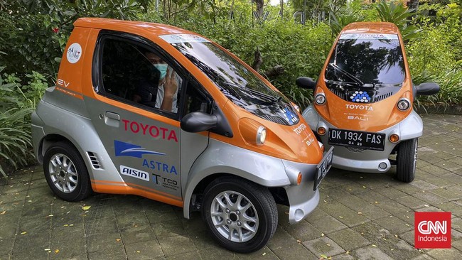 Mobil listrik Toyota Coms dan C+Pod di Bali bisa dipakai para wisatan dan penduduk setempat.