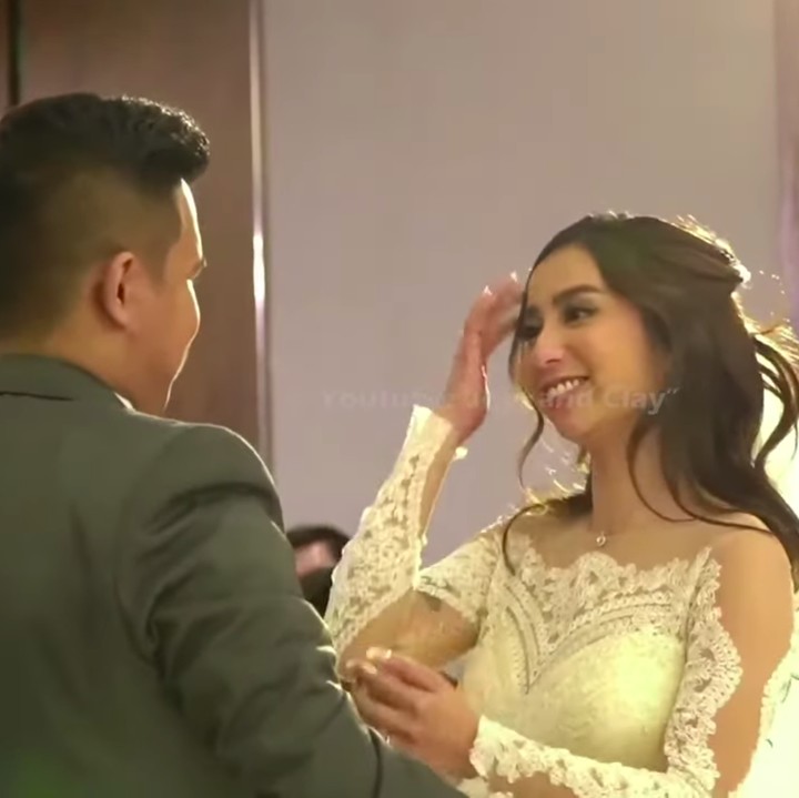 <p>Sekali lagi, selamay untuk Jojo dan Clay. Semoga rumah tangga keduanya selalu diberkati dan diberikan kebahagiaan ya, Bunda! (Foto: YouTube Jojo and Clay)</p>