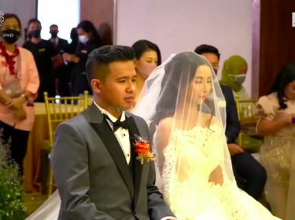 7 Potret Pernikahan Joshua Suherman & Clairine Christabel, Intim dan Penuh Haru