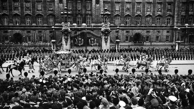 Sejarah Singkat Kerajaan Inggris dari Masa Awal Berdiri Berikut sejarah singkat kerajaan Inggris yang sampai saat ini masih dipimpin Ratu Elizabeth II.