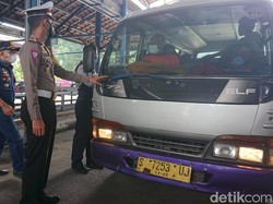 Dinilai Tak Laik Jalan, Angkutan Umum di Lamongan Ini Dipinggirkan