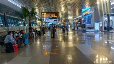 img-title Kata Imigrasi soal Viral WN China Selipkan Uang dalam Paspor Saat di Soetta