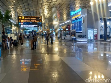 img-title Kata Imigrasi soal Viral WN China Selipkan Uang dalam Paspor Saat di Soetta