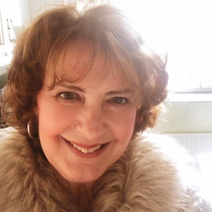 <p>Ibunda Sophia, Anna Muller diketahui sudah berusia 71 tahun. Meski begitu, wajah ibunda Sophia ini masih tetap awet muda dan stylish ya, Bunda. (Foto: dok. Instagram @sophia_latjuba88)</p>