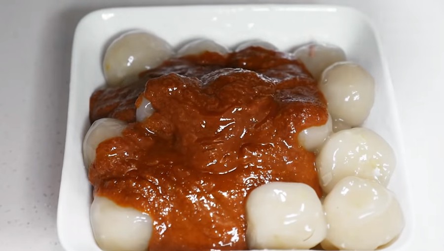Orang Korea Cicip Jajanan SD Orang Korea Cicip Jajanan SD, Ketagihan Cilok dan Telur Gulung