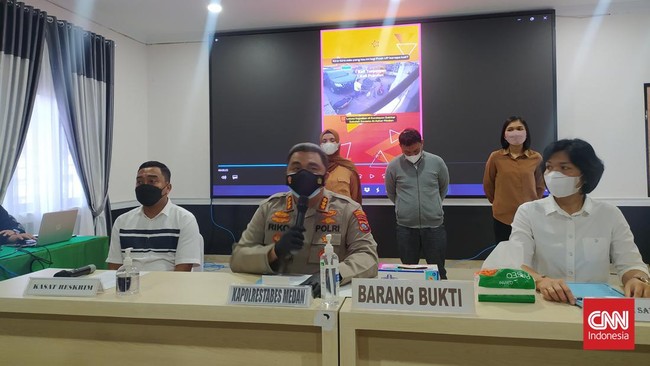 Propam Polda Sumut memeriksa Kapolrestabes Medan Kombes Pol Riko Sunarko terkait dugaan aliran dana dari bandar narkoba.