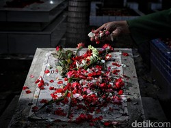 Doa Ziarah Kubur dalam Arab Latin dan Terjemahan Indonesia