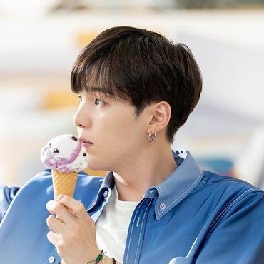 Artis Korea yang Doyan Makanan Halal, Ada SUGA dan Jung Hae In