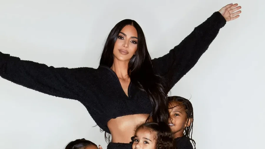 Foto Natal Kim Kardashian.