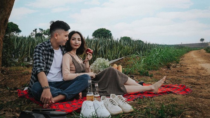 Bingung Mau Pakai Apa saat First Date? Berikut Ide Gaya yang Bisa Kamu Coba! Bingung Mau Pakai Apa saat First Date? Berikut Ide Gaya yang Bisa Kamu Coba!